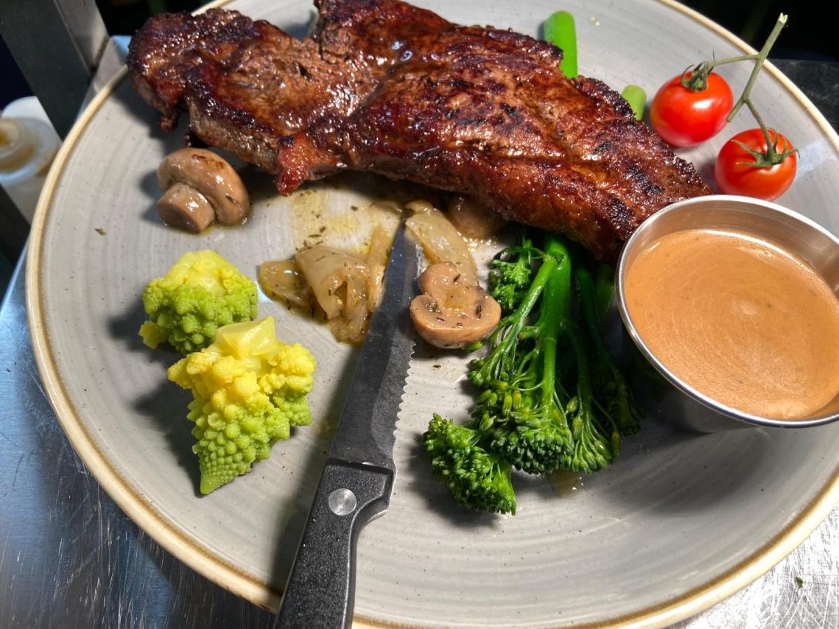 Dromod The Copper Still Bar Restaurant & Boutique Rooms מראה חיצוני תמונה